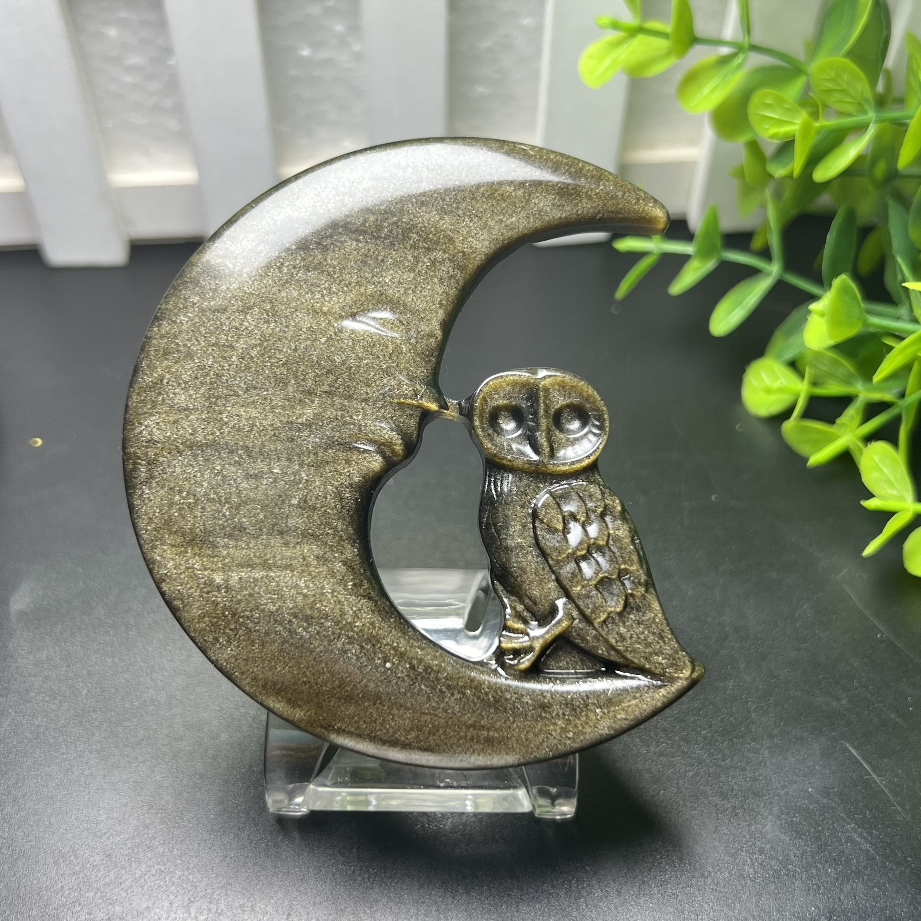 2. Gufo di ossidiana dorata