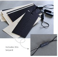 Étiquettes suspendues personnalisées en papier pour l'industrie du vêtement - Étiquettes de vêtements de mode avec code-barres, logo couleur personnalisé, respectueuses de l'environnement, numériques