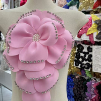 Applique en strass 3D grande fleur, patch décoratif en tissu fait main pour embellissement de robes et costumes DIY, vente en gros