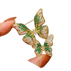 Broches Premium Coreanos Verde Esmeralda Luxo Acessível Broche Duplo de Borboleta Dourado Elegante Presente Temático Feminino ALN26020273 - Product Image 6