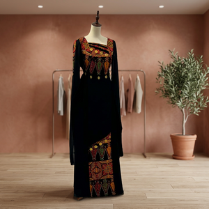 Thobe palestinien vintage en satin brodé à la main, motifs de point de croix complexes, silhouette droite, longueur genou - Product Image 3
