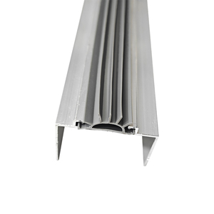 Joint d'étanchéité <span class=keywords><strong>de</strong></span> <span class=keywords><strong>porte</strong></span> isolé au design moderne réglable avec brosse en aluminium durable Quincaillerie <span class=keywords><strong>de</strong></span> cadre <span class=keywords><strong>de</strong></span> <span class=keywords><strong>porte</strong></span> <span class=keywords><strong>de</strong></span> balayage - Product Image 1