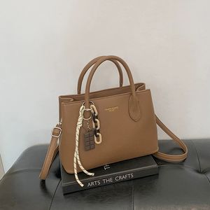 0901 Logo personalizzato all'ingrosso OEM nuovo <span class=keywords><strong>argento</strong></span> carino a buon mercato ragazze adolescenti nere crea la tua borsa in pelle PU - Product Image 4