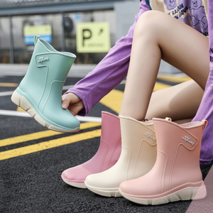 Stivali da donna morbidi pastello a metà pioggia per le stagioni delle piogge alla moda per adulti Walker Boot - Product Image 1