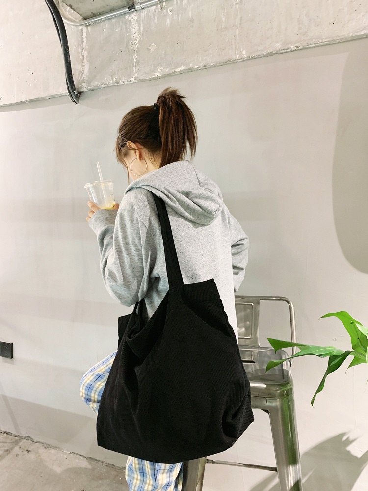 ショルダーバッグ・ポシェット GREEN STUFF Simple wide shopper bag 64 ribbed corduroy black ショルダーバッグ・ポシェット GREEN STUFF Simple wide shopper