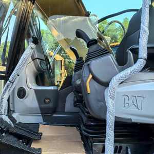 Excavatrice de chantier Caterpillar 315D2L haute performance, 15 tonnes, chenilles longues, modèle CAT315D2L avec grappin à bois. - Product Image 6