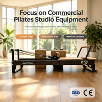 Reformer de Pilates en contreplaqué avec structure en bois d'érable, barre de repose-pieds réglable, certifié CE, pour studio de Pilates professionnel, options OEM et ODM disponibles.