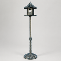 Mangeoire à oiseaux antique en plastique avec jardinière décorative, sur poteau haut, résistante à la rouille, pour la décoration extérieure de jardin et de cour