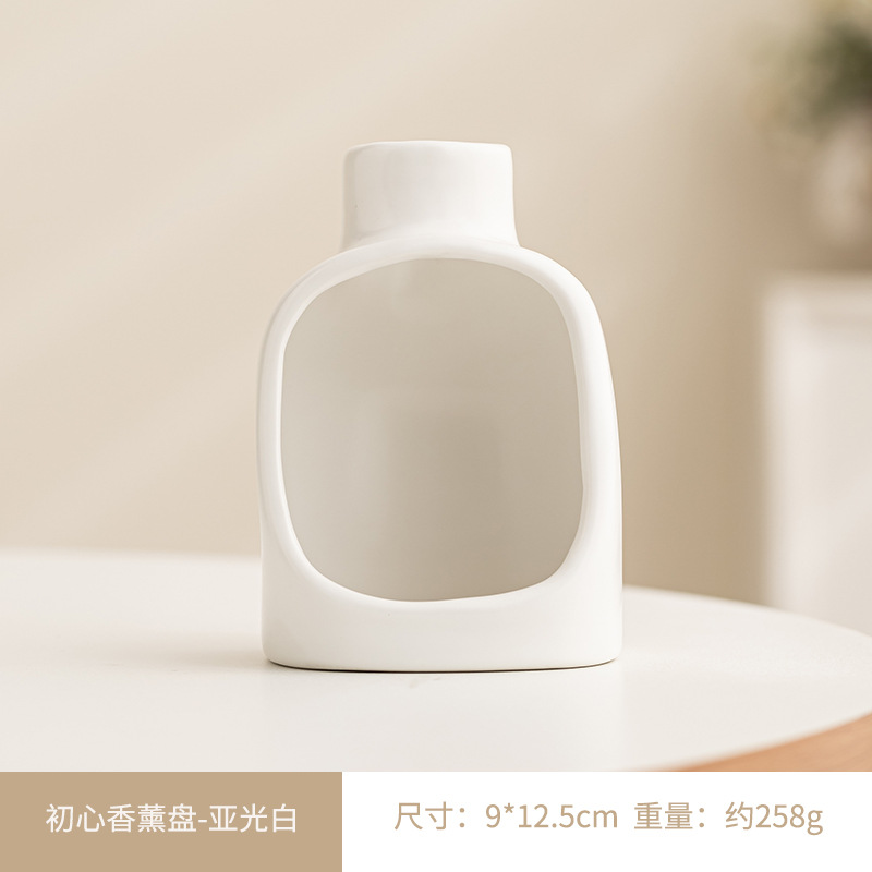 First heart aromatherapy plate-matted white