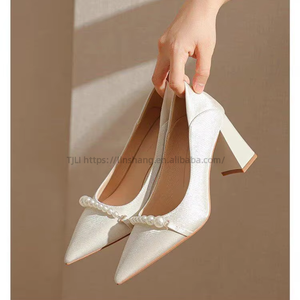 Magnifiques Chaussures de Mariée Blanches en Satin à Talons Hauts et Épais pour Femmes, Idéales pour Demoiselles d'Honneur et Usage Quotidien - Product Image 2