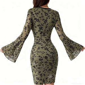 Vestido Floral de Terciopelo Verde Oliva para Mujer - Vintage, Cintura Alta, Antiestático, Poliéster Flocado, Escote en V Profundo, Manga Campana, Corte en A - Product Image 3