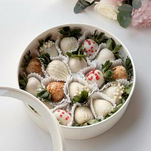 กล่องของขวัญทรงกระบอก/วงกลม ทำจากกระดาษ สำหรับใส่ช็อกโกแลตสตรอว์เบอร์รี่  พร้อมโลโก้แบบกำหนดเองได้ - Product Image 3