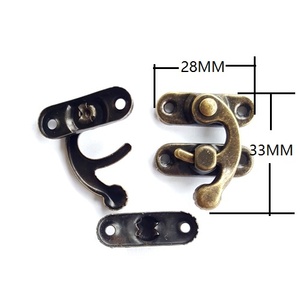 28x33mm bán buôn hộp đồ trang sức móc khóa còng sừng sắt mạ kẽm bu lông kim loại nhỏ Clasp trang trí bằng đồng bằng gỗ chốt - Product Image 3