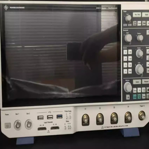 Nuevo Osciloscopio Digital Rohde & Schwarz MXO44 con 1 Año de Garantía - Product Image 3