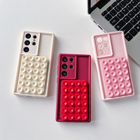 Stijlvolle matte siliconen zuignap hoesje met verborgen standaard voor iPhone 18 17 Pro Max 16 15 14 13, beschermende selfie grip fidget cover