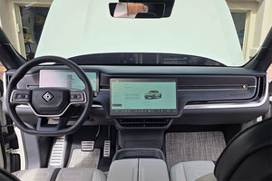 Qualité fantastique, tarifs impressionnants, conduite à gauche, 100-200 Nm, véhicule électrique d'occasion Ri-vian R1T California Dune Edition - Product Image 4