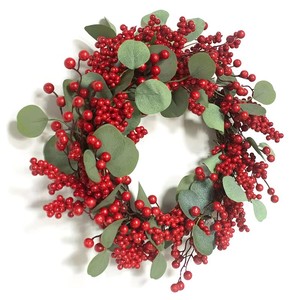 Guirlande de Noël artificielle réaliste avec baies rouges et feuilles d'eucalyptus pour porte d'entrée, mur, fête, maison, décoration de ferme - Product Image 1
