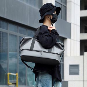 Bolsa de Viaje Deportiva Impermeable de PU con Cierre, Unisex, al por Mayor, OEM, para Gimnasio, Fin de Semana, con Compartimento para Zapatos, Gran Capacidad, Color Sólido - Product Image 5