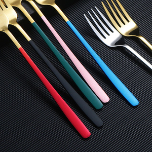 Juego de Cubiertos Portátiles de Acero Inoxidable 304, Estilo Coreano, Tres Piezas con Tapa, Juego de Utensilios para Viajes, Campamentos y Actividades al Aire Libre - Product Image 3