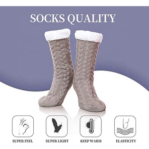 Quà Tặng Giáng Sinh Lót Lông Cừu Xù Ấm Áp Siêu Mềm Mùa Đông Cho Nữ Kèm Kẹp Vớ Dép - Product Image 5