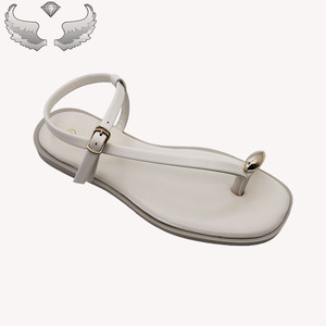 Sandalias Planas para Mujer de Alta Calidad, Antideslizantes, Ligeras, Modernas para Verano, con Logotipo Personalizado, Empaque Directo de Fábrica, Más Vendidas - Product Image 2