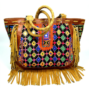 Bolso elegante de algodón bordado a mano - Product Image 1