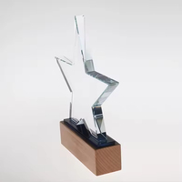Trophées en cristal transparent personnalisés en forme d'étoile avec base en bois pour récompenses de compétition