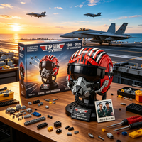 Ornement de bureau artistique en briques assemblées à la main, casque de pilote aérien sur le thème de l'aérospatiale