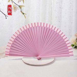 Éventail pliable en bambou de style japonais vintage et rétro, peint à la main, portable, pour femme, motif vague, écologique, idéal pour les cadeaux de mariage - Product Image 2