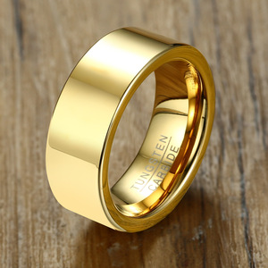Anillo de banda de carburo de tungsteno con baño de oro PVD de alta gama |   Anillo para Hombre Resistente al Agua, a los Arañazos, Hipoalergénico y Duradero con Acabado Pulido de Alto Brillo - Product Image 2