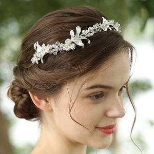 <span class=keywords><strong>Diademas</strong></span> <span class=keywords><strong>Hechas</strong></span> <span class=keywords><strong>a</strong></span> <span class=keywords><strong>Mano</strong></span> para Mujer con Cristales de Estrás y Perlas, Accesorios para Bodas - Product Image 3