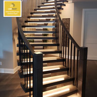 Escalier en colimaçon moderne CBMmart en acier, bois courbé, verre trempé et marbre avec balustrade en verre