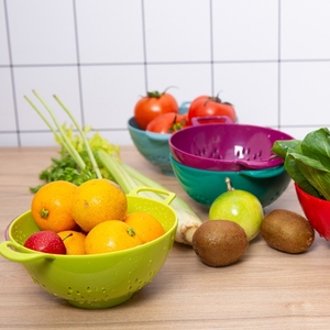 Colador Profesional de Plástico con Asas Duraderas y de Fácil Agarre para Pasta, Espaguetis y Frutas - Product Image 1