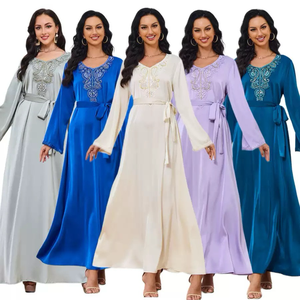 Robe Kaftan Légère et Respirante à Motifs Floraux Brodés pour Femme, Col en V Long, Style Dubaï Moyen-Orient - Product Image 1
