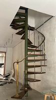 2026 Neueste Luxuriöse Exquisite Wendeltreppe mit Langlebigen Stufen für Wohn- und Villenprojekte