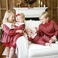 Tenue de Noël assortie pour frères et sœurs : Ensemble personnalisé avec col à revers pour petit garçon, barboteuse bébé et robe à carreaux rouge et vert pour petite fille