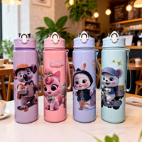 Bouteille en plastique avec de jolis motifs de dessins animés, bouteille d'eau de 750 ml avec paille pour la rentrée scolaire et les voyages pour les enfants