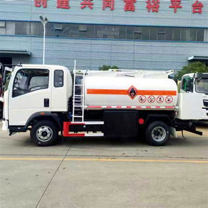 Sinotruk HOWO 4x2 New 5000-6000 Liters Fuel Gasoline Crude Oil Refueling Delivery <b>Transport</b> Tanker Truck Sale - Product Image 4