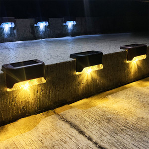 Lámpara LED de paisaje para valla de jardín, miniluces solares de decoración para escaleras al aire libre, luz nocturna - Product Image 4
