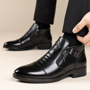 Bottes Martin pour hommes en cuir véritable, bout pointu, semelle en caoutchouc, doublure en fourrure, logo lion embossé, chaudes pour l'hiver - Product Image 3