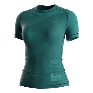 Camiseta de Protección Solar para Mujer, Confeccionada con Tela de Secado Rápido de Primera Calidad, Ofrece Protección UV y Comodidad Transpirable para Deportes Acuáticos y de Combate - Product Image 1