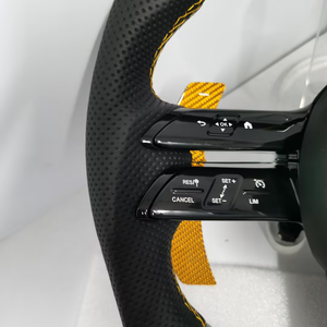 Volant <span class=keywords><strong>AMG</strong></span> en fibre de carbone brillante pour toutes les Mercedes-Benz avec palettes de changement de vitesse en carbone jaune agrandies – Ensemble volant - Product Image 3