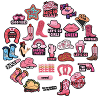 Décorations pour filles personnalisables en PVC rose et caoutchouc Charm chaussure d'hôpital avec boucle en anglais