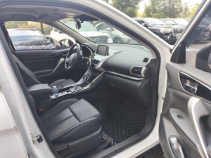 Auto Usate in Vendita in Cina: <span class=keywords><strong>Mitsubishi</strong></span> <span class=keywords><strong>Eclipse</strong></span> <span class=keywords><strong>Cross</strong></span> 1.5T CVT 2WD 2021 SUV - Product Image 3