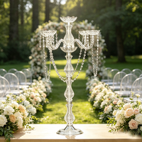 Chandelier rétro en acrylique à cinq bras avec perles de cristal - Idéal pour la décoration de table de banquet de mariage