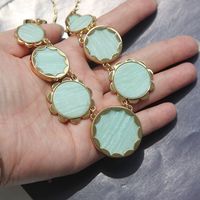 Accessoires quotidiens, chaîne en or, pendentif en pierre turquoise verte, grand collier