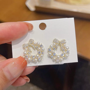 <span class=keywords><strong>Prix</strong></span> <span class=keywords><strong>d</strong></span>'usine Nouveau Pas Cher Plaqué Or Perle Strass Papillon Noeud Boucles <span class=keywords><strong>D</strong></span>'oreilles pour les Femmes - Product Image 4