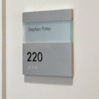Placas de Identificación Modernas para Oficina al por Mayor, Placas de Puerta con Braille ADA, Placas de Número de Habitación para Hotel y Apartamento