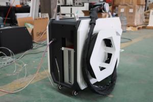 เครื่องทำความสะอาดด้วยเลเซอร์พัลส์แบบพกพา Yihai 100W 200W 300W 500W สำหรับขจัดสนิมและสีบนไม้และโลหะ พร้อม 15 ภาษา - Product Image 6