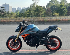 Motocicleta de Calle VOGE 525R de 494cc, Bicilíndrica en Paralelo, Refrigerada por Agua, de Gasolina, Alto Torque, para Conductores Adultos Intermedios - Product Image 2